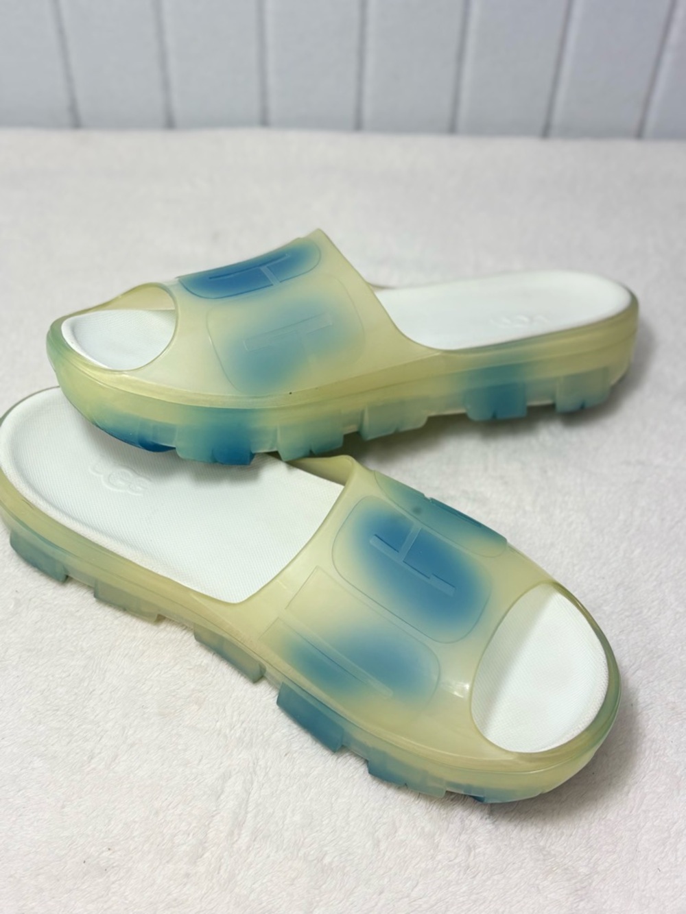 UGG Jella Clear Watercolor Slide, Cloudy Sky Sandals size 10B - Picture 2 of 13